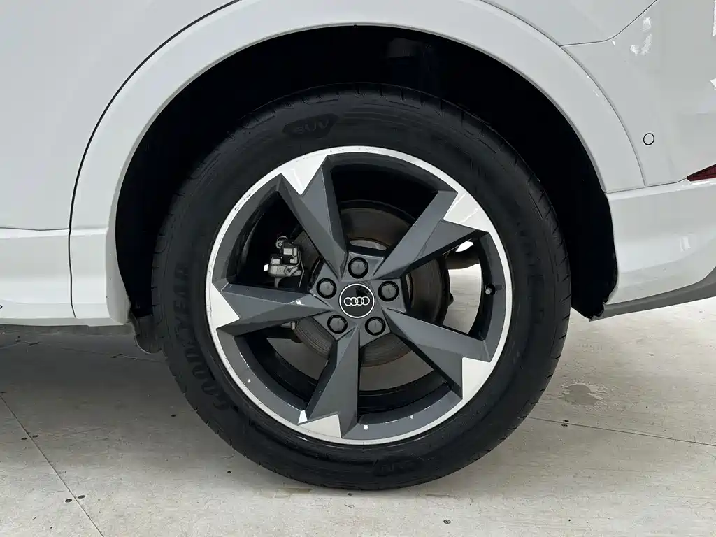 Audi Q3 2022 — фото 17