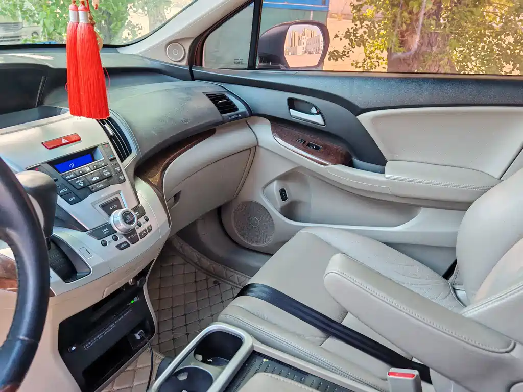 Honda Odyssey 2015 — фото 13