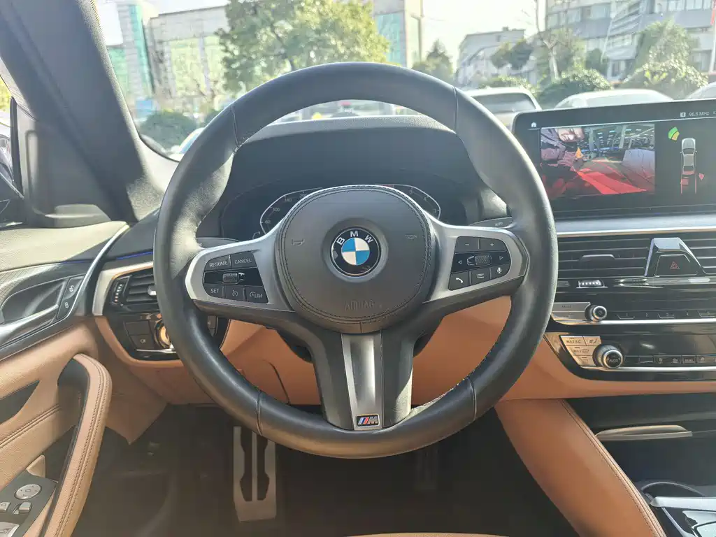 BMW 5 Series 2021 — фото 11