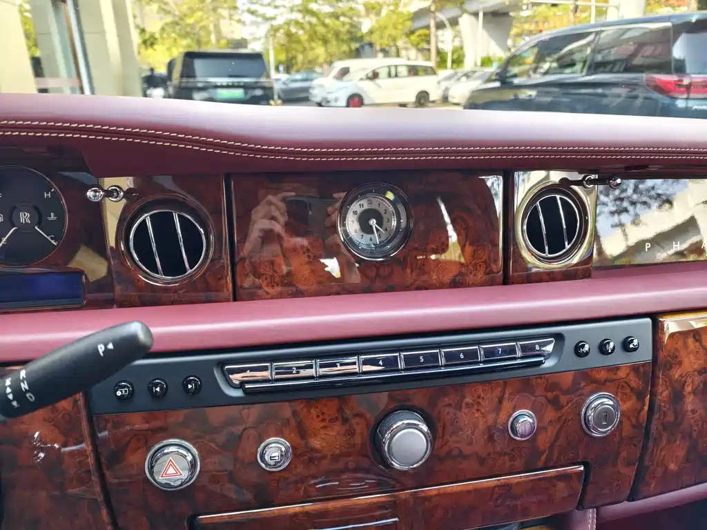 Rolls-Royce Phantom 2013 — фото 17