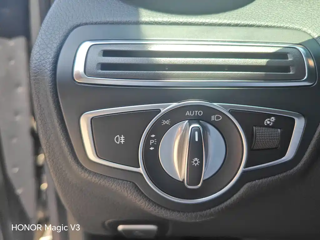 Mercedes-Benz C-Class 2018 — фото 15