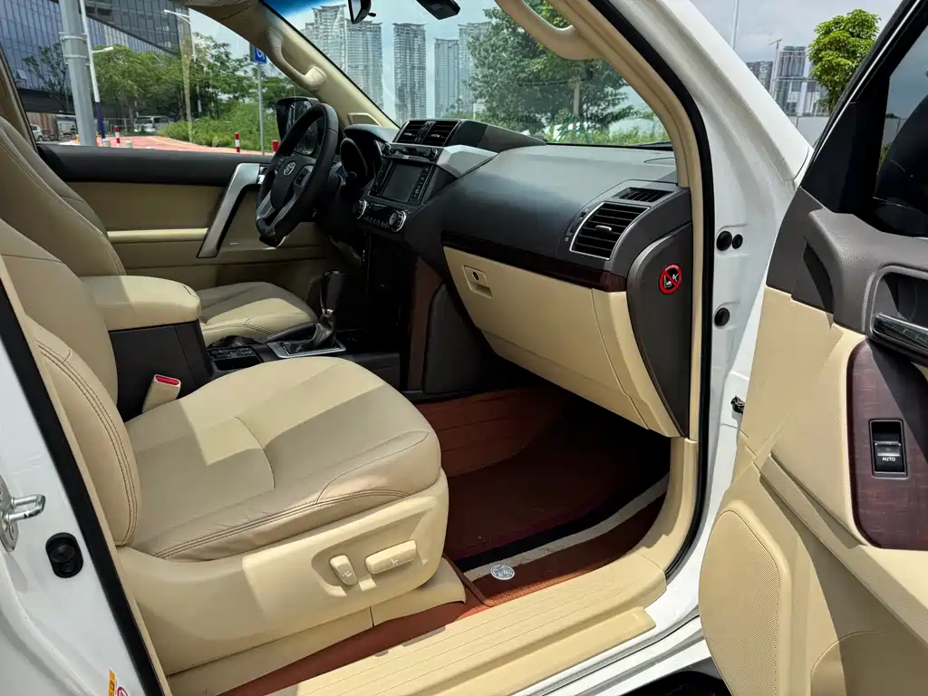 Toyota Prado 2015 — фото 9