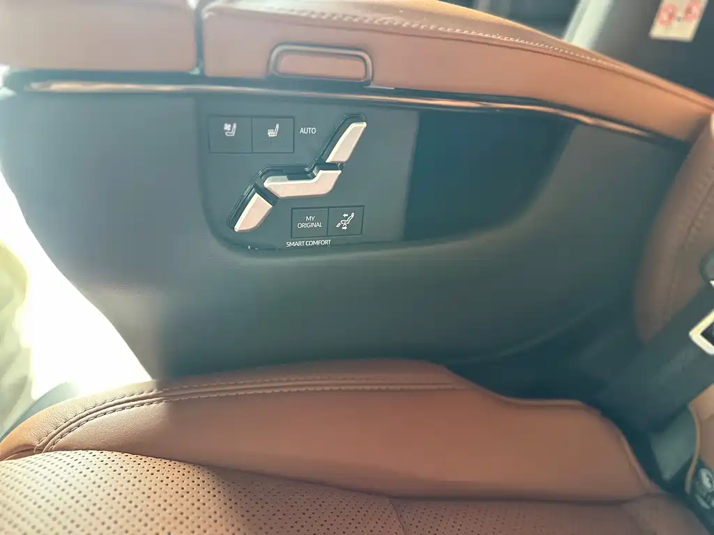 Toyota Alphard 2024 — фото 18