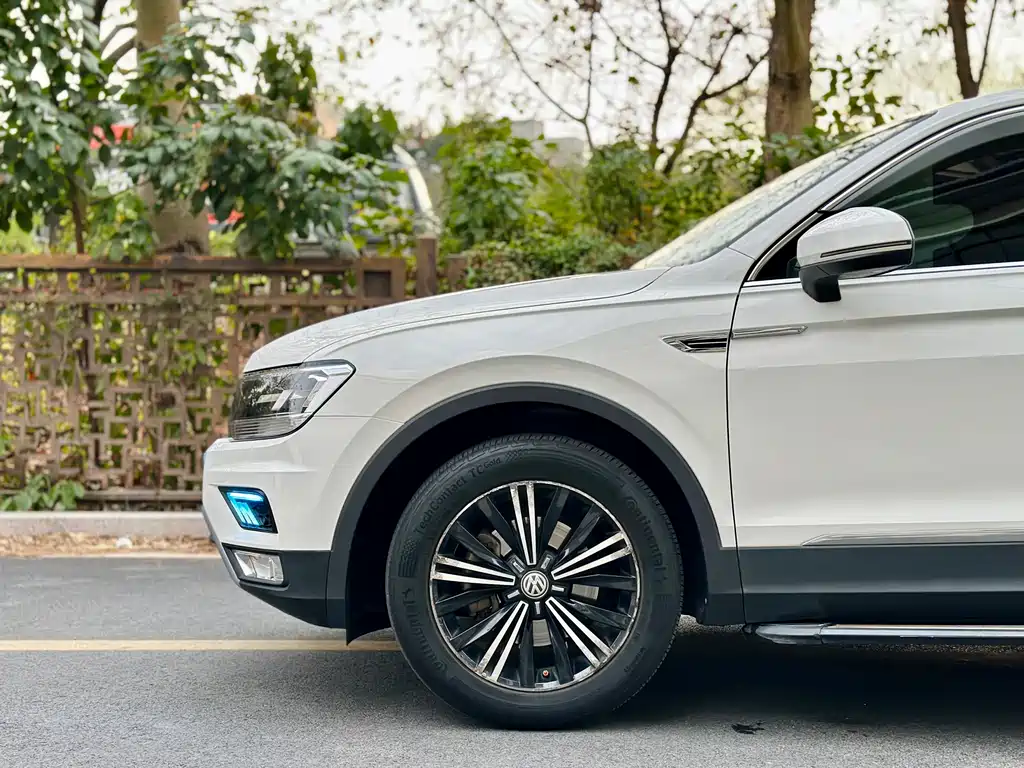 Volkswagen Tiguan L 2020 — фото 7