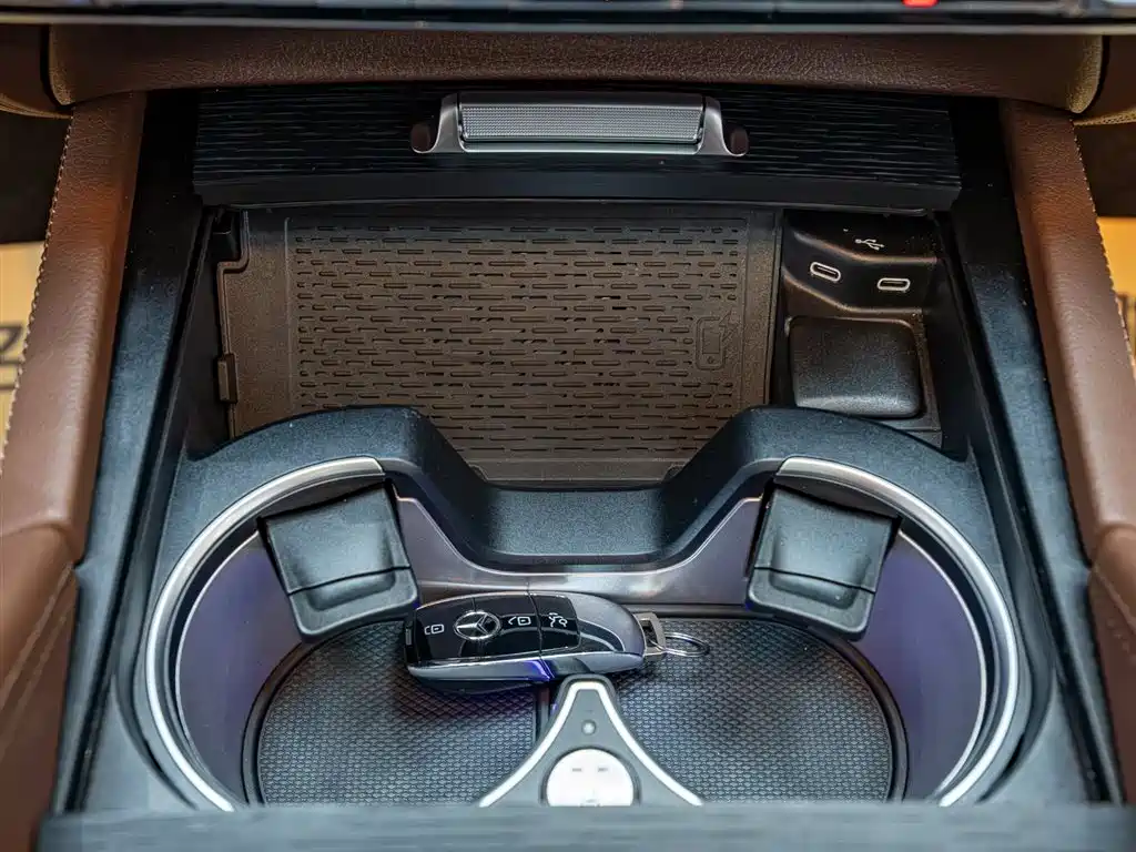 Mercedes-Benz GLS 2024 — фото 28