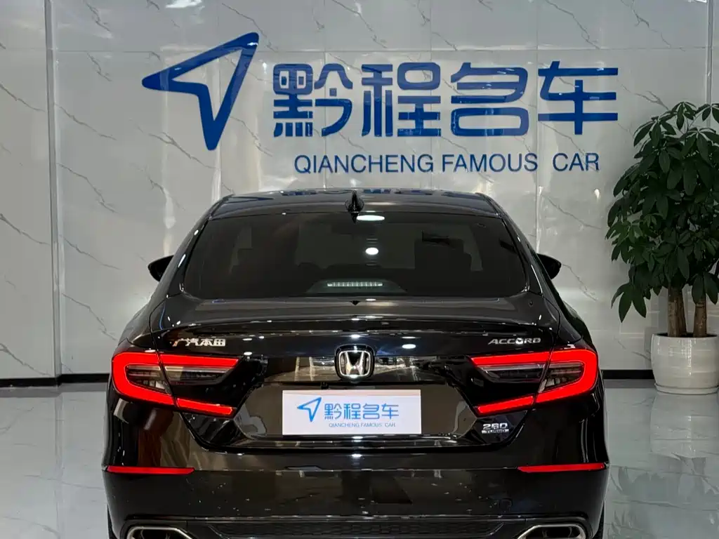 Honda Accord 2022 — фото 10