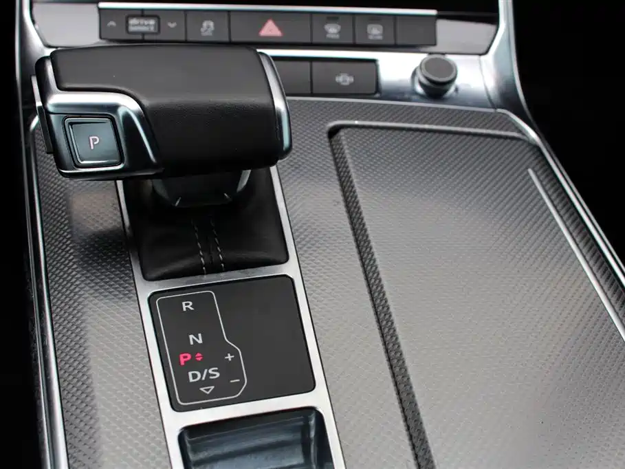 Audi A6L New Energy 2021 — фото 9