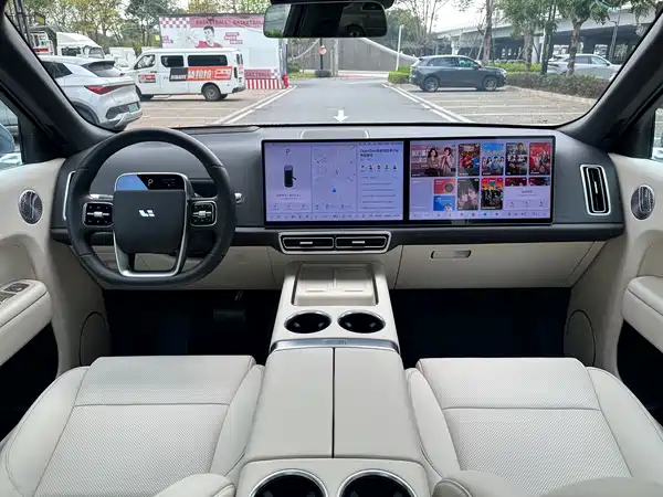 Li Auto L8 2025
