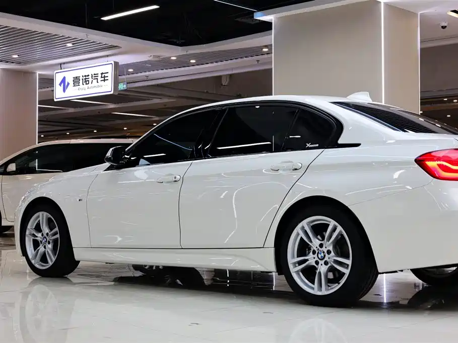 BMW 3 Series 2017 — фото 12