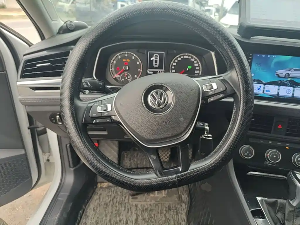 Volkswagen Sagitar 2019