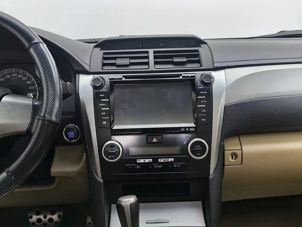 Toyota Camry 2012 — фото 12