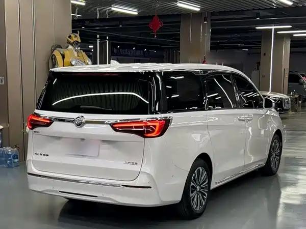 Buick GL8 2023