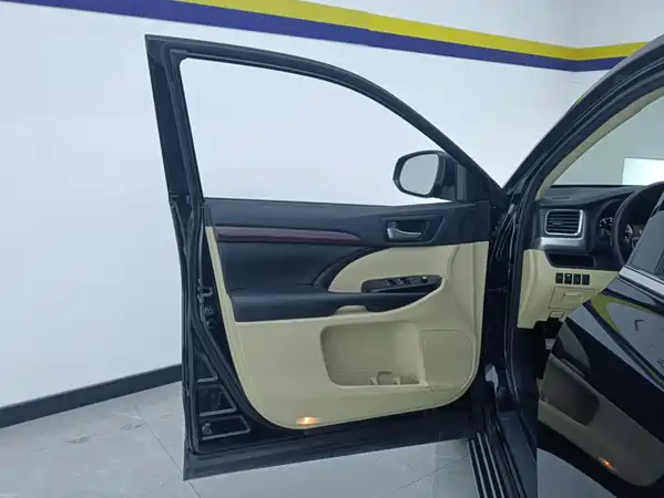 Toyota Highlander 2019