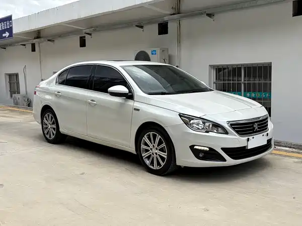 Peugeot 408 2016