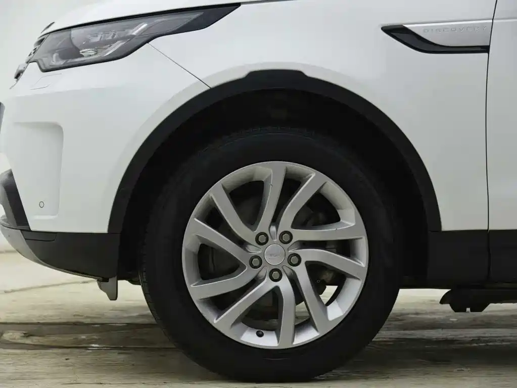 Land Rover Discovery 2019 — фото 13