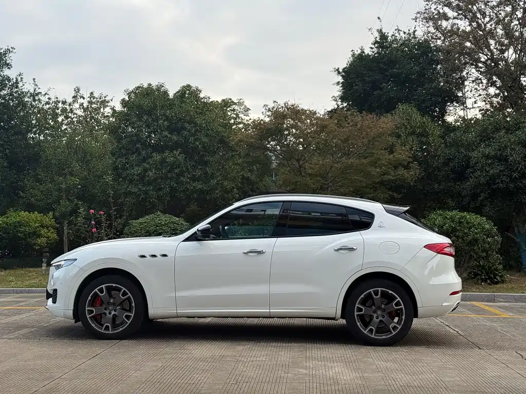 Maserati Levante 2017 — фото 4