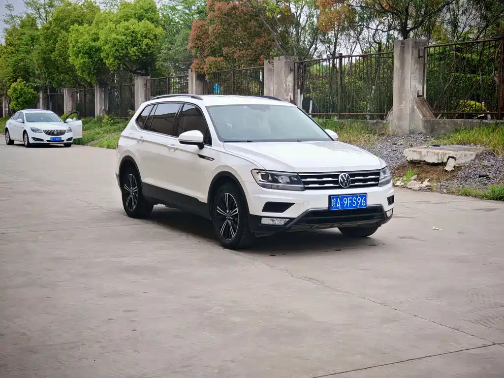 Volkswagen Tiguan L 2021 — фото 3