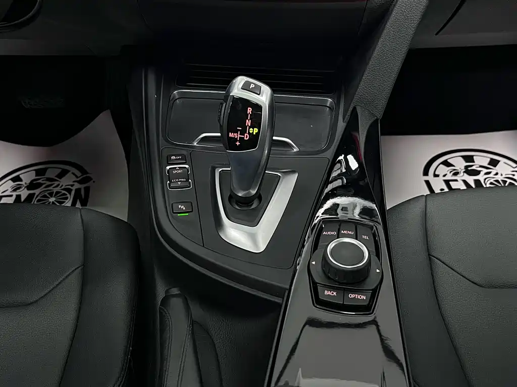 BMW 3 Series 2016 — фото 24
