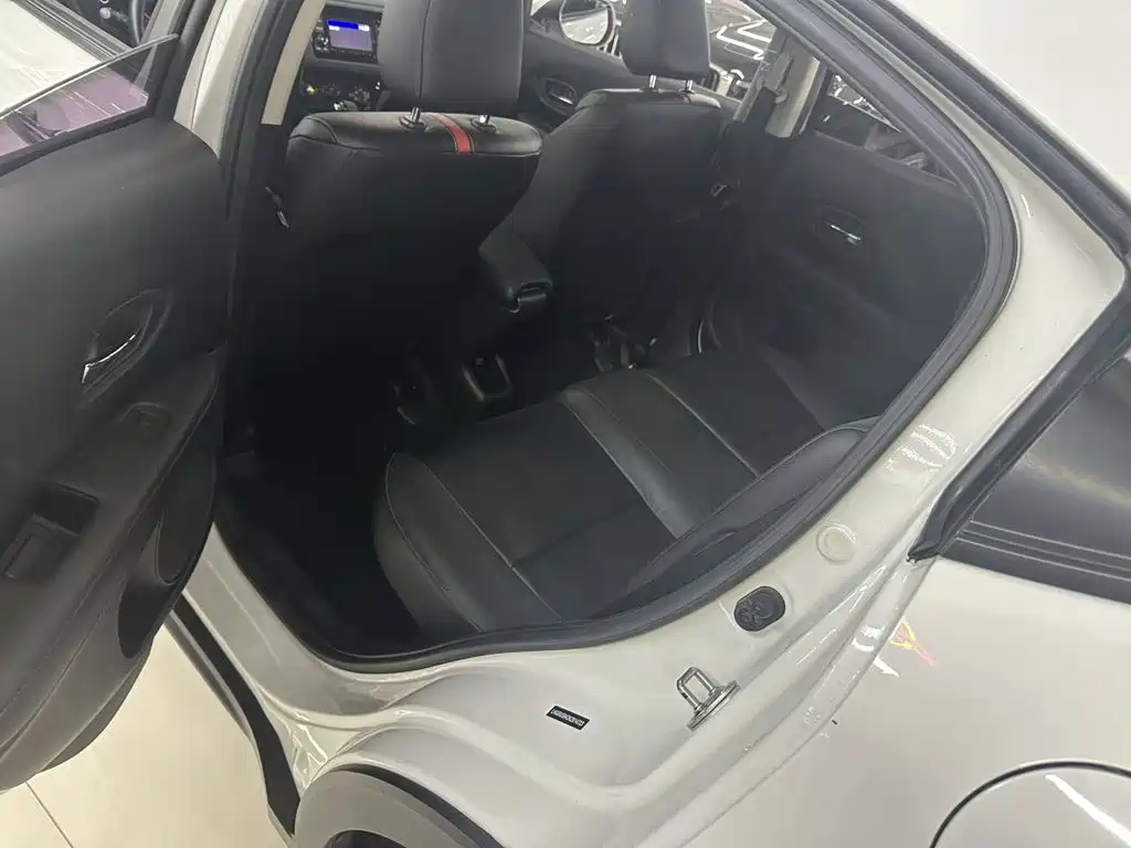 Honda Vezel 2018 — фото 4