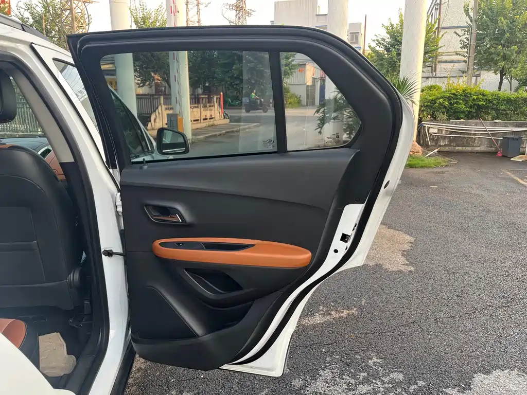 Chevrolet Trax 2015 — фото 19