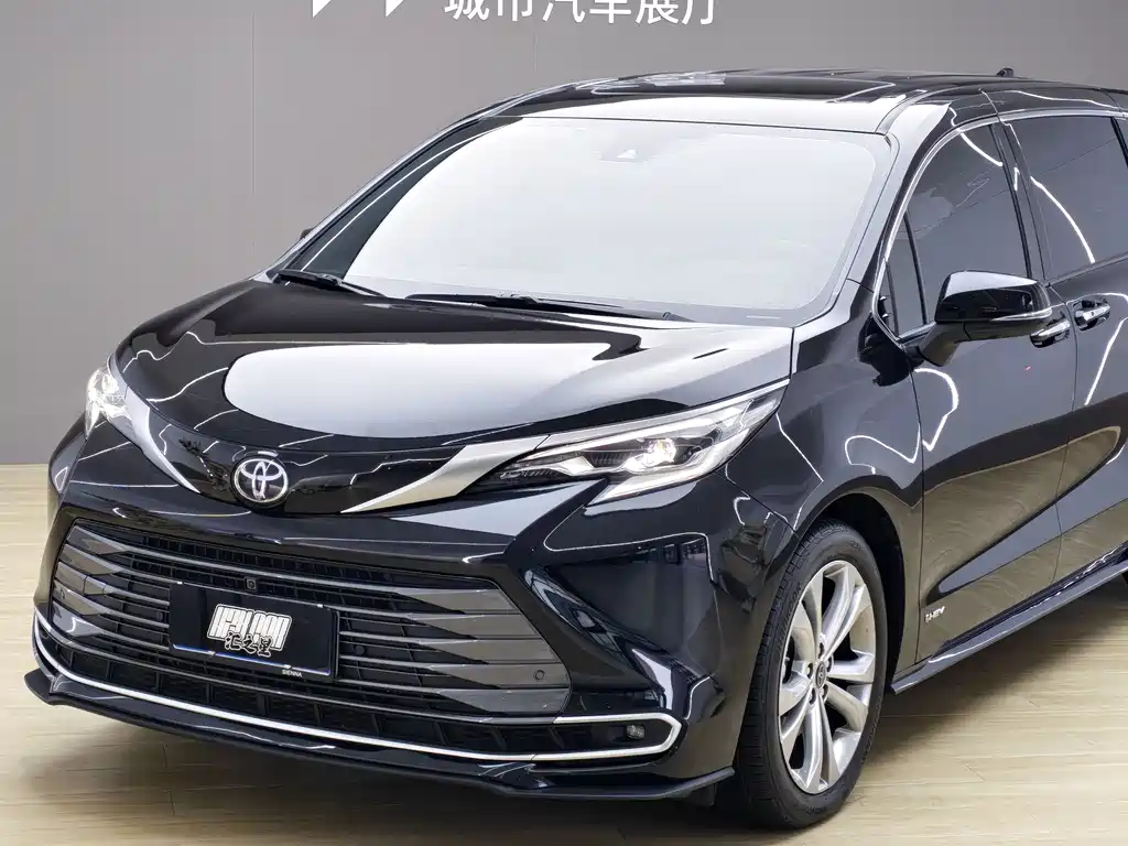 Toyota Sienna 2024 — фото 6