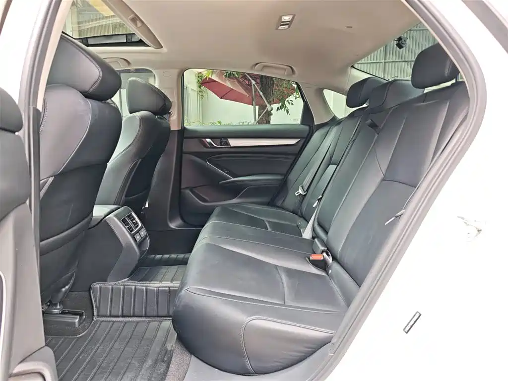 Honda Accord 2022 — фото 23