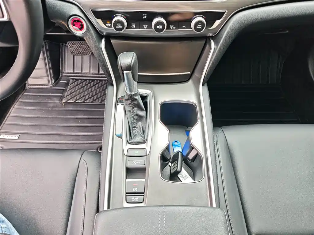 Honda Accord 2022 — фото 16