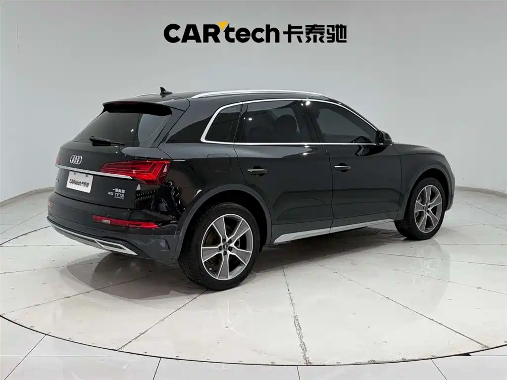 Audi Q5L 2022 — фото 11