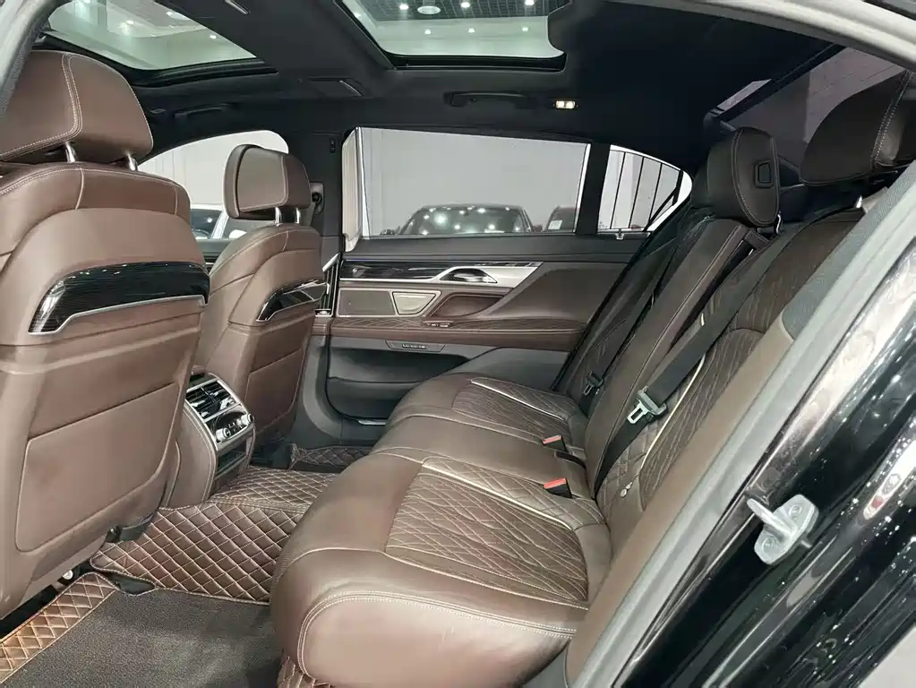 BMW 7 Series 2019 — фото 5