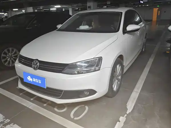 Volkswagen Sagitar 2013
