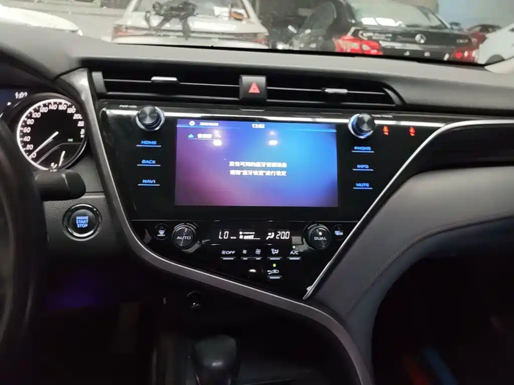 Toyota Camry 2019 — фото 13