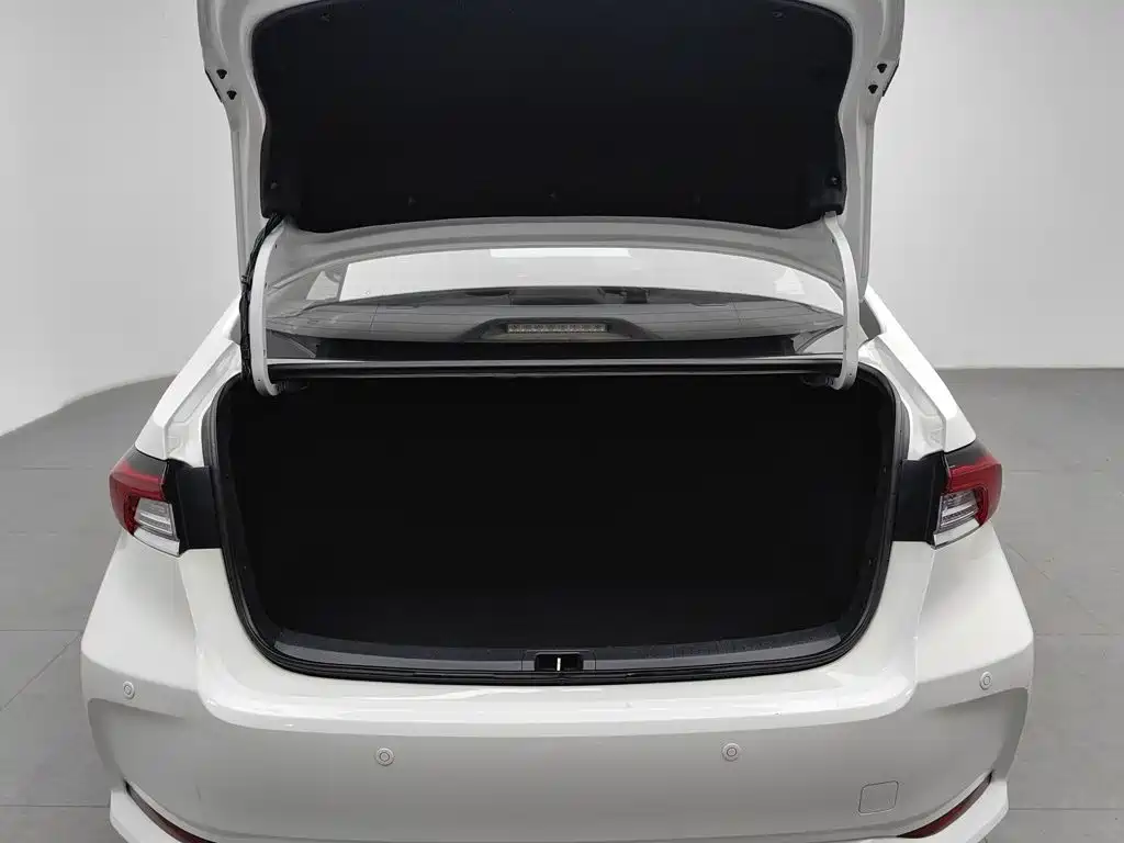 Toyota Corolla 2023 — фото 16