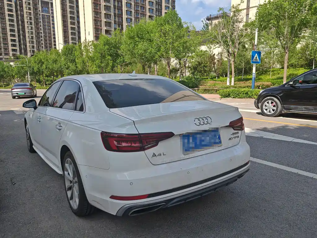 Audi A4L 2019