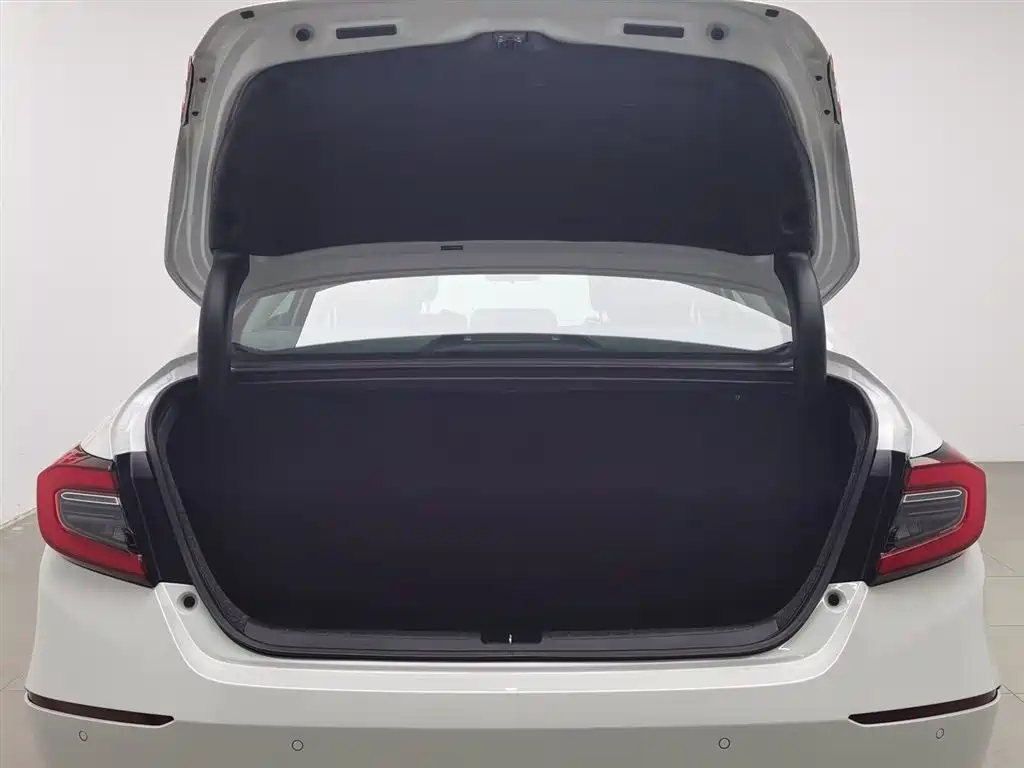 Honda Accord 2022 — фото 16