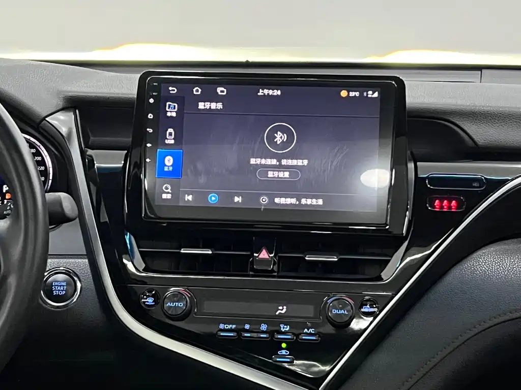 Toyota Camry 2023 — фото 17