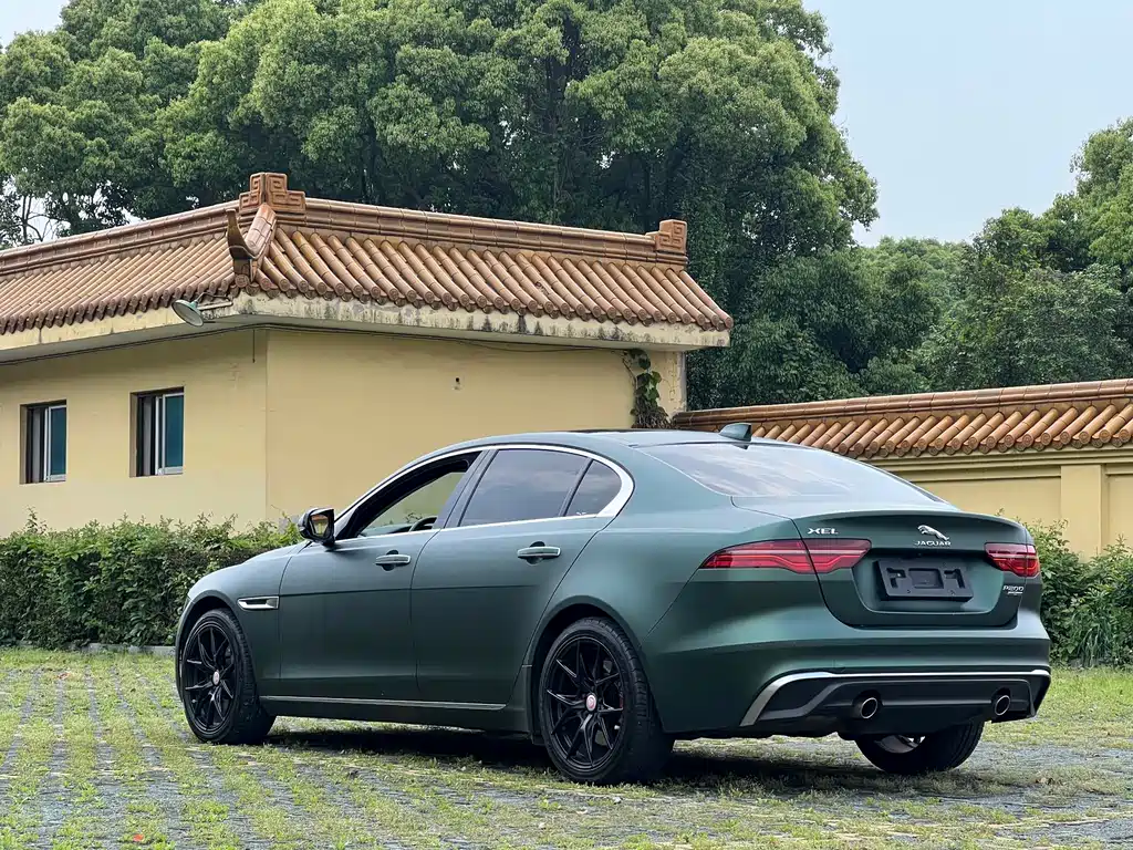 Jaguar XEL 2020 — фото 16