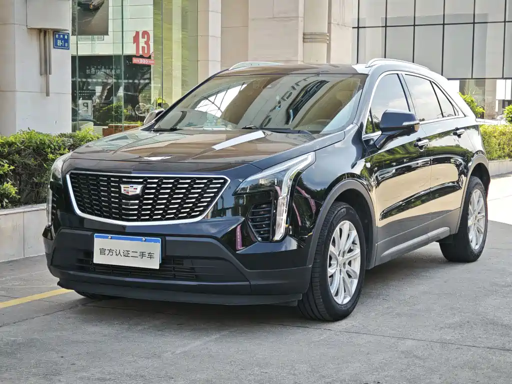 Cadillac XT4 2021 — фото 1