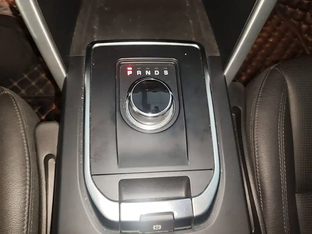 Land Rover Discovery Sport 2018 — фото 14