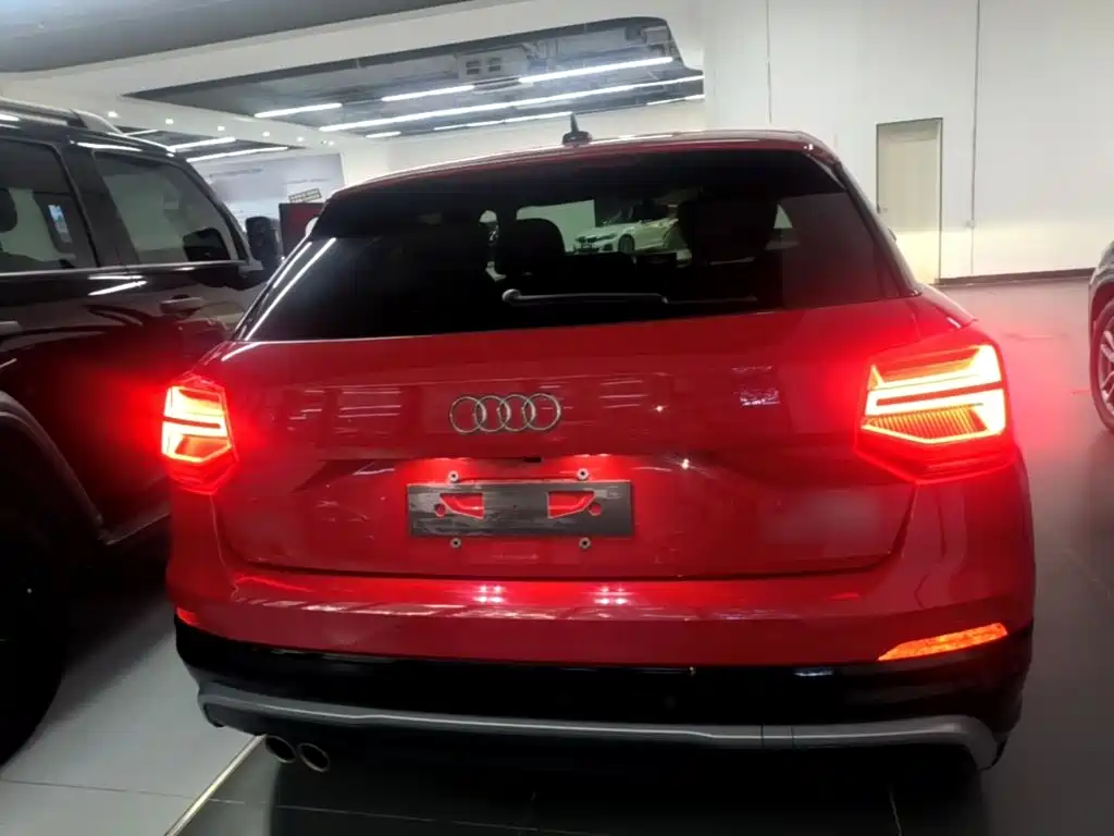 Audi Q2L 2021 — фото 6