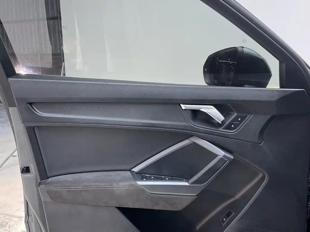 Audi Q3 Sportback 2022 — фото 17