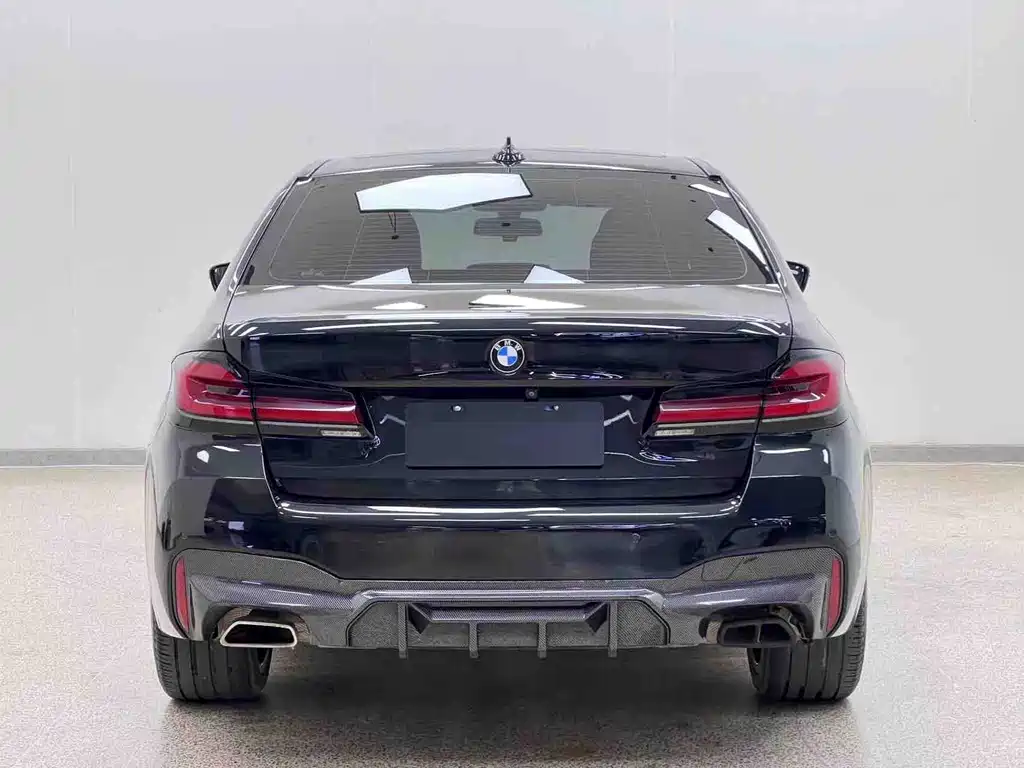 BMW 5 Series 2021 — фото 27