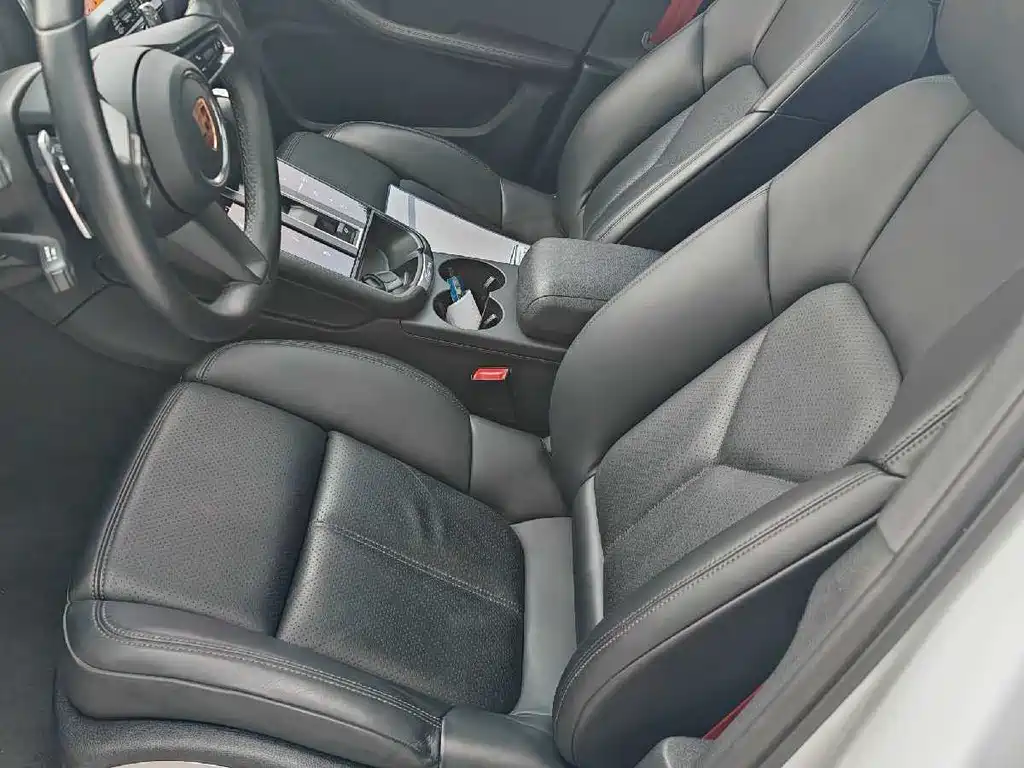 Porsche Macan 2023 — фото 16