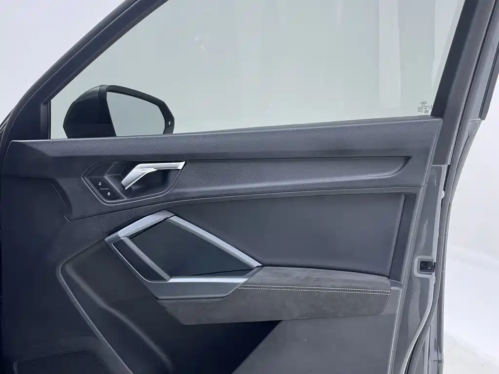 Audi Q3 Sportback 2022 — фото 24