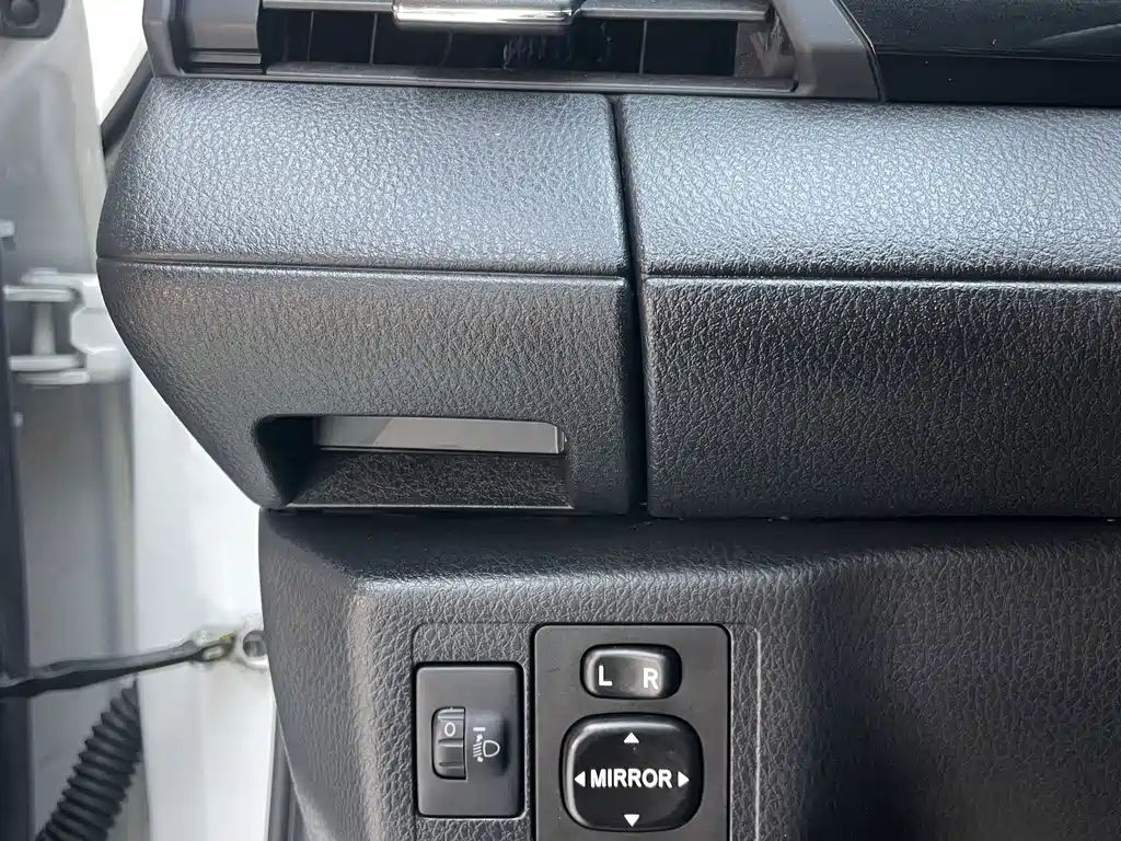 Toyota Yaris L 2022 — фото 14