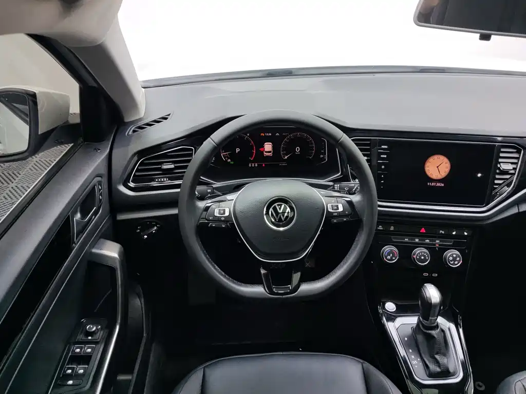 Volkswagen T-Roc 2022 — фото 9