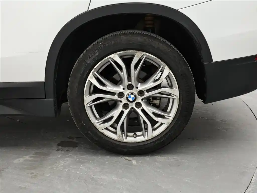 BMW X1 2018 — фото 9
