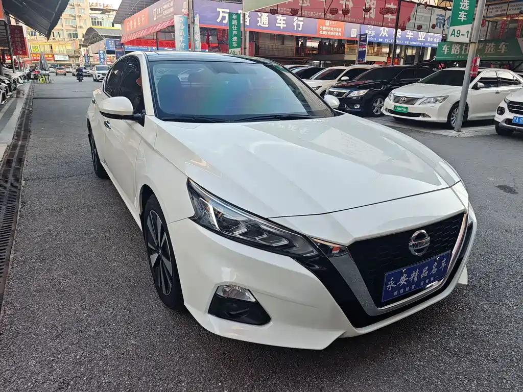 Nissan Teana 2022