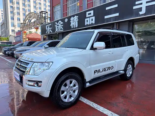 Mitsubishi Pajero 2019