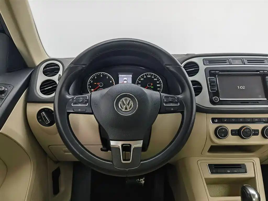 Volkswagen Tiguan 2015 — фото 11