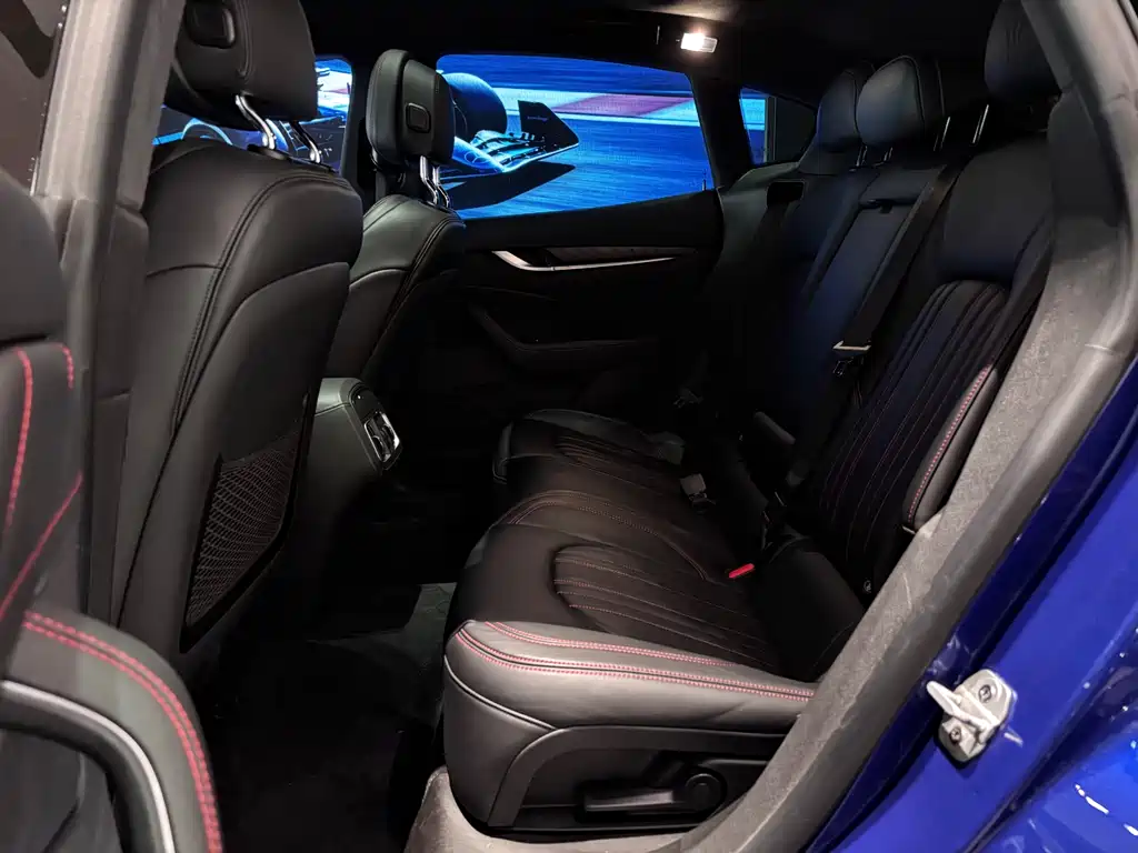 Maserati Levante 2021 — фото 11